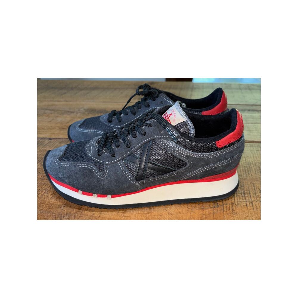 Unisex Munich Black Red Athletic Training Shoe Sneaker Womens 6 Mens 4.5 - Picture 5 of 12
